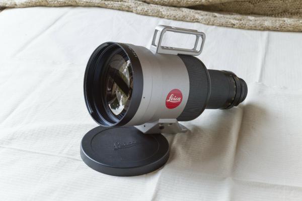 Leica APO-TELYT-R 1 : 2,8/400 mm. Apochromatisch korrigiertes Teleobjektiv.