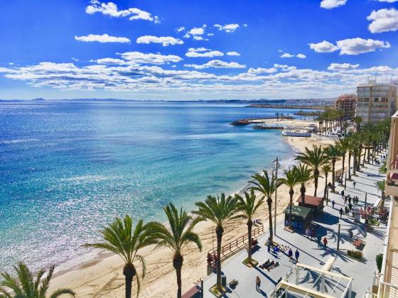 *SPANIEN - Urlaub zu jeder Jahreszeit. Die Sonne, der blauer Himmel und Sandstrand = Costa Blanca.