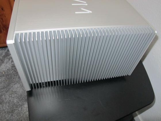 AVM Ovation SA8.2 High End Endstufe in silber Top