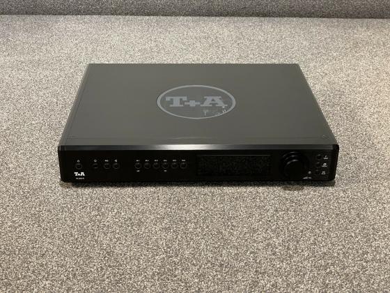 T+A PA 2000 R Vollverstärker mit 200 Watt an 4 Ohm
