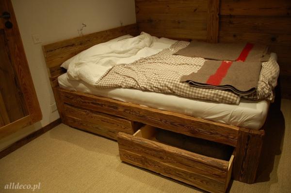 Betten aus Altholz