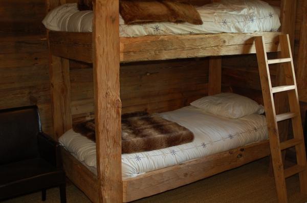Betten aus Altholz