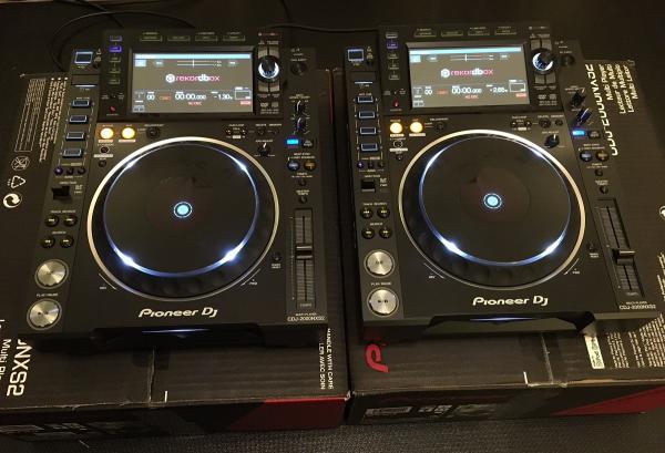 Pioneer CDJ-3000 Multi- Player /  Pioneer DJM-A9  DJ Mixer / Pioneer CDJ-2000NXS2 / Pioneer DJM-900NXS2 / Pioneer DJM-V10 / Pioneer DJM-S11 DJ-Mixer