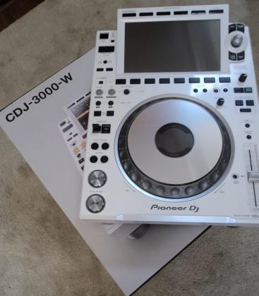 Pioneer CDJ-3000, Pioneer DJ DJM-A9, AlphaTheta Euphonia , Pioneer CDJ-2000NXS2, Pioneer DJM-900NXS2, Pioneer DJM-V10 , Pioneer DJM-S11 DJ Mixer