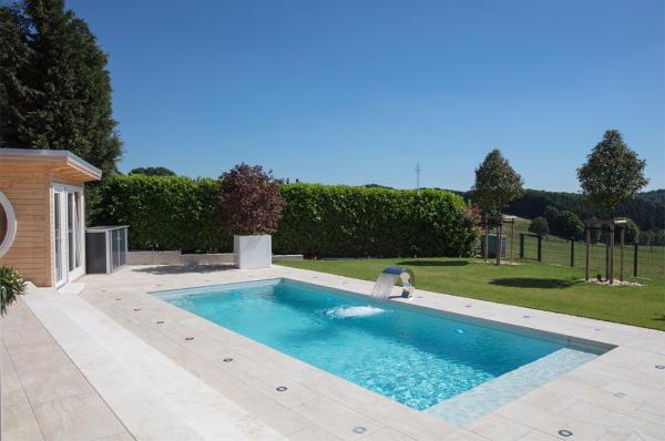 Moderne Gartengestaltung mit Triton Pool