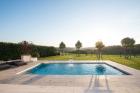 Moderne Gartengestaltung mit Triton Pool